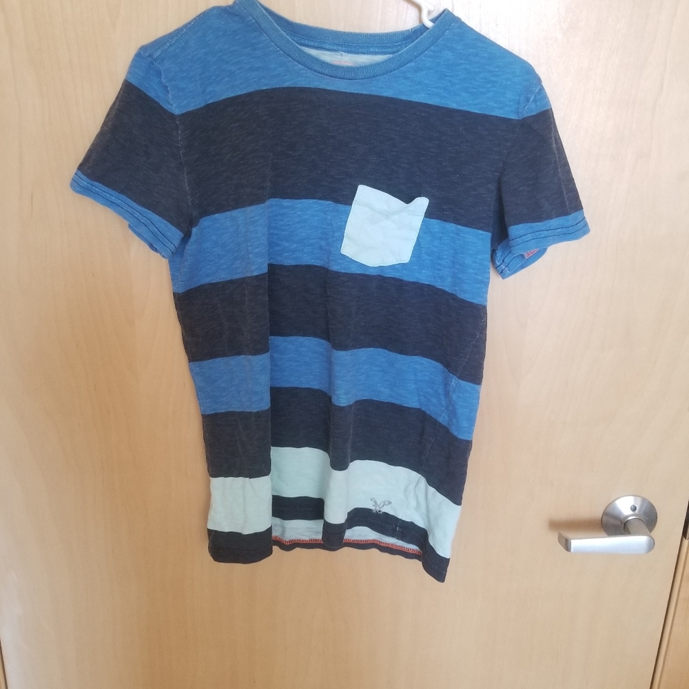 American Eagle shirt